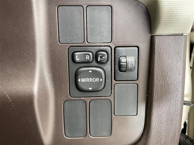 パッソ プラスハナ SDナビ AM FM CD ワンセグTV バックカメラ ナノイー ベンチシート 横滑り防止装置 フォグランプ スマートキー 電動格納ミラー 純正フロアマット(12枚目)