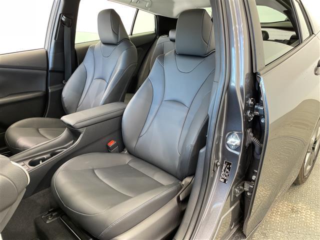 プリウス Ｓツーリングセレクション　禁煙車　純正ナビ　Ｂｌｕｅｔｏｏｔｈ　ＵＳＢ　全方位カメラ　バックカメラ　トヨタセーフティセンス　レーダークルーズコントロール　前後コーナーセンサー　ＥＴＣ２．０　シートヒーター　合皮シート（24枚目）