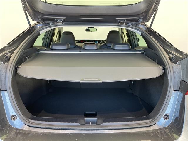 プリウス Ｓツーリングセレクション　禁煙車　純正ナビ　Ｂｌｕｅｔｏｏｔｈ　ＵＳＢ　全方位カメラ　バックカメラ　トヨタセーフティセンス　レーダークルーズコントロール　前後コーナーセンサー　ＥＴＣ２．０　シートヒーター　合皮シート（28枚目）