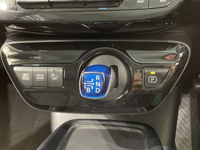 プリウス Sツーリングセレクション 純正9インチナビ CD DVD Bluetooth フルセグTV バックカメラ トヨタセーフティセンス 前後クリアランスソナー デジタルインナーミラー(ドラレコ機能付き) LEDヘッドライト(15枚目)