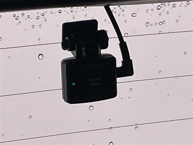 プリウス Sツーリングセレクション 純正9インチナビ CD DVD Bluetooth フルセグTV バックカメラ トヨタセーフティセンス 前後クリアランスソナー デジタルインナーミラー(ドラレコ機能付き) LEDヘッドライト(18枚目)