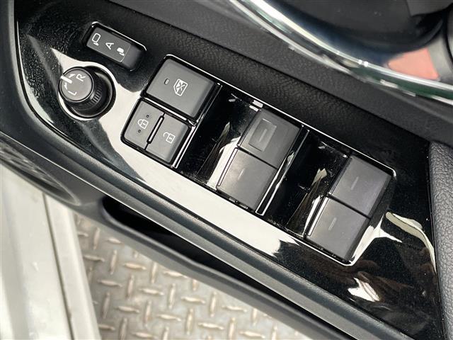 プリウス Sツーリングセレクション 純正9インチナビ CD DVD Bluetooth フルセグTV バックカメラ トヨタセーフティセンス 前後クリアランスソナー デジタルインナーミラー(ドラレコ機能付き) LEDヘッドライト(23枚目)