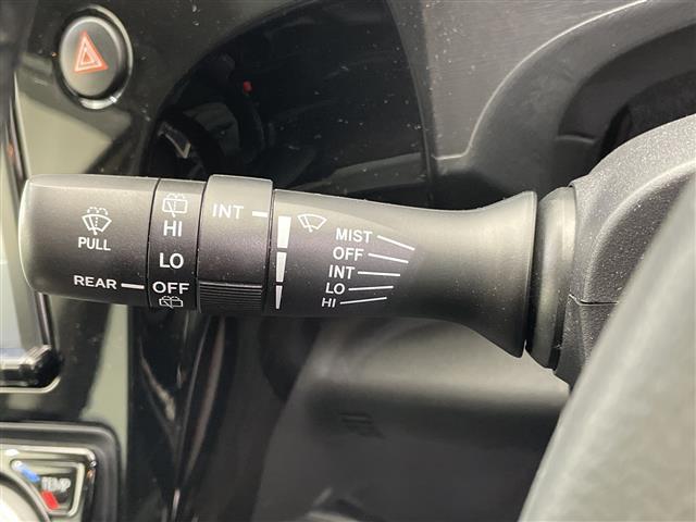 アクア クロスオーバー 純正ナビ フルセグTV Bluetooth バックカメラ コーナーセンサー ビルトインETC2.0 前方ドラレコ ハーフレザーシート シートヒーター ルーフレール オートライト 純正フロアマット(7枚目)