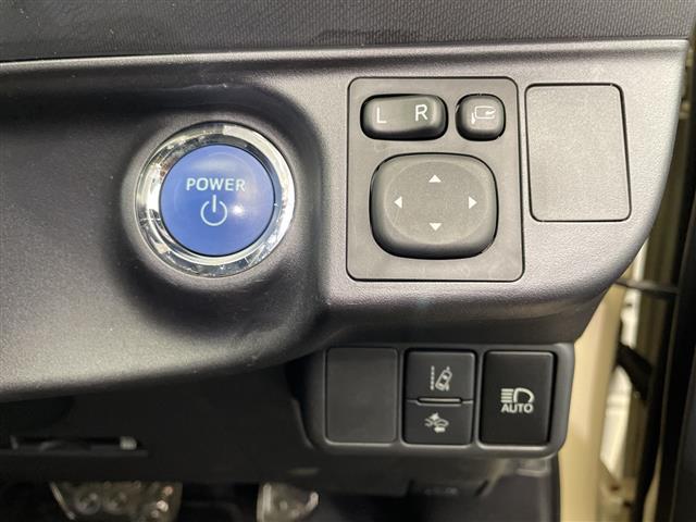 アクア クロスオーバー 純正ナビ フルセグTV Bluetooth バックカメラ コーナーセンサー ビルトインETC2.0 前方ドラレコ ハーフレザーシート シートヒーター ルーフレール オートライト 純正フロアマット(11枚目)