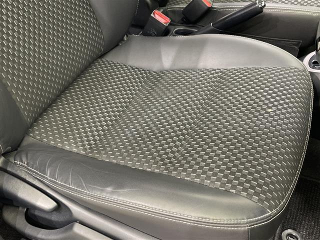 アクア クロスオーバー 純正ナビ フルセグTV Bluetooth バックカメラ コーナーセンサー ビルトインETC2.0 前方ドラレコ ハーフレザーシート シートヒーター ルーフレール オートライト 純正フロアマット(19枚目)