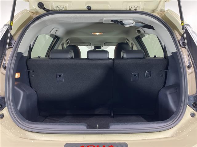 アクア クロスオーバー 純正ナビ フルセグTV Bluetooth バックカメラ コーナーセンサー ビルトインETC2.0 前方ドラレコ ハーフレザーシート シートヒーター ルーフレール オートライト 純正フロアマット(24枚目)