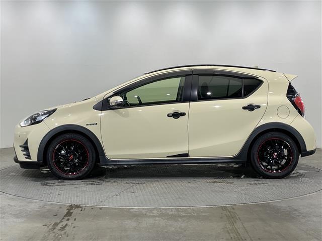 アクア クロスオーバー 純正ナビ フルセグTV Bluetooth バックカメラ コーナーセンサー ビルトインETC2.0 前方ドラレコ ハーフレザーシート シートヒーター ルーフレール オートライト 純正フロアマット(30枚目)