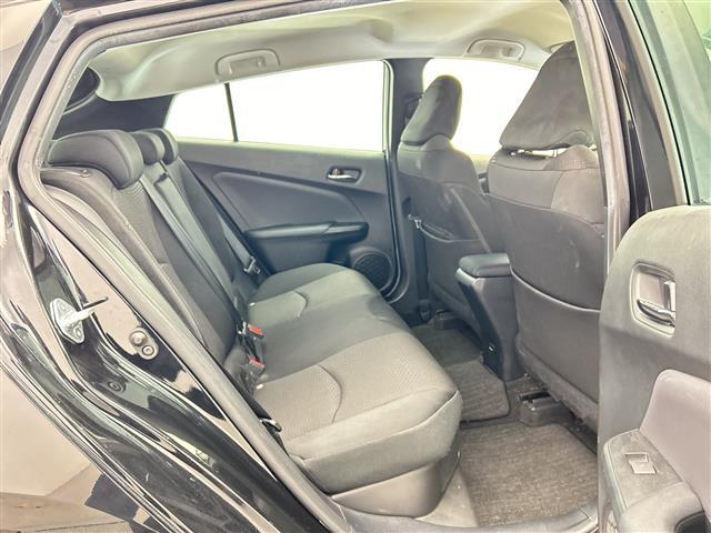 プリウス S 禁煙車 純正ナビ Bluetooth AUX トヨタセーフティセンス プリクラッシュ レーンキープアシスト レーダークルーズコントロール オートハイビーム AC100V充電 スペアキー ETC(24枚目)