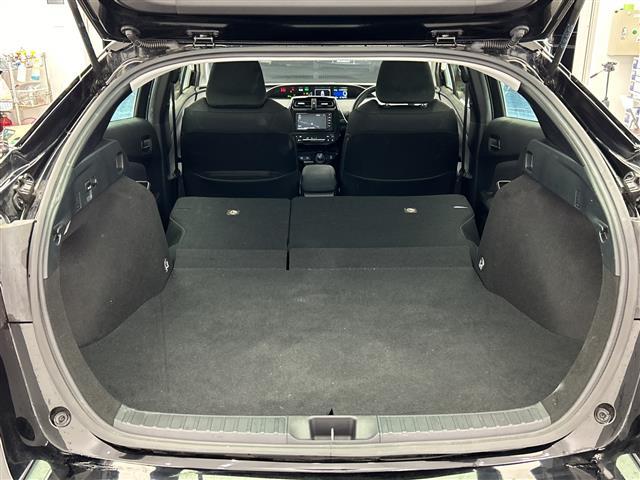 プリウス S 禁煙車 純正ナビ Bluetooth AUX トヨタセーフティセンス プリクラッシュ レーンキープアシスト レーダークルーズコントロール オートハイビーム AC100V充電 スペアキー ETC(28枚目)