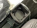 ハイブリッドＸＳ　Ｂｌｕｅｔｏｏｔｈ　ＣＤ　ＵＳＢ　ＡＵＸ　シートヒーター　ＵＳＢ充電　ダウンヒルアシストコントロール　オートライト　ＬＥＤヘッドライト　横滑り防止装置　フォグランプ　スマートキー　プッシュスタート（19枚目）