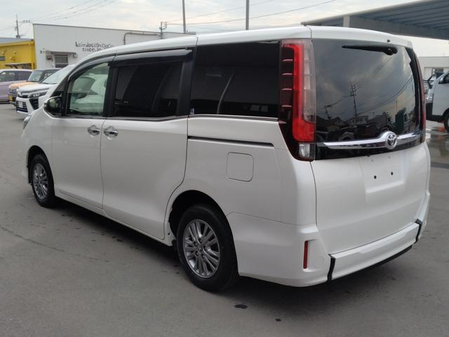 エスクァイア 12ヵ月走行距離無制限CARTENDER保証 福祉車輌 ETC バックカメラ ナビ TV 両側電動スライドドア Aライト スマートキー 電動格納ミラー 後席モニター 3列シート 純正AW CD USB(10枚目)