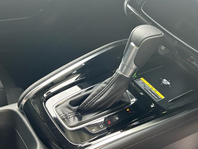 ヴェゼル e:HEV Z 4WD クリアランスソナー オートクルーズコントロール レーンアシスト 衝突被害軽減システム TV LEDヘッドランプ 電動リアゲート アルミホイール スマートキー シートヒーター CVT(6枚目)