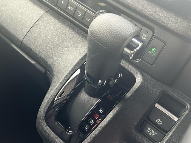 N-BOXカスタム ターボコーディネートスタイル 両側電動スライドドア クリアランスソナー オートクルーズコントロール レーンアシスト 衝突被害軽減システム LEDヘッドランプ スマートキー アイドリングストップ シートヒーター ベンチシート ターボ(6枚目)