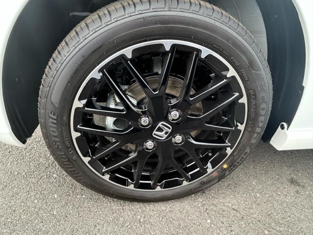 N-BOXカスタム ターボコーディネートスタイル 両側電動スライドドア クリアランスソナー オートクルーズコントロール レーンアシスト 衝突被害軽減システム LEDヘッドランプ スマートキー アイドリングストップ シートヒーター ベンチシート ターボ(16枚目)