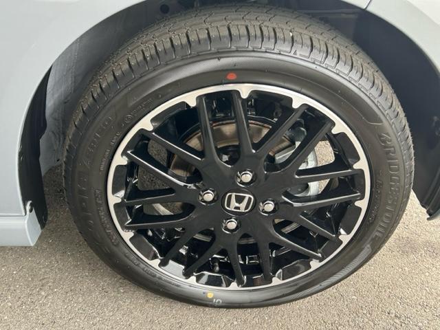 Ｎ－ＢＯＸカスタム ターボコーディネートスタイル　両側電動スライドドア　クリアランスソナー　オートクルーズコントロール　レーンアシスト　衝突被害軽減システム　ＬＥＤヘッドランプ　スマートキー　アイドリングストップ　シートヒーター　ベンチシート　ターボ（15枚目）