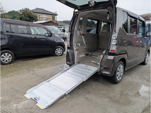Ｎ－ＢＯＸ＋ Ｇ・Ｌパッケージ　ルームクリーニング済　修復歴無し　車椅子　福祉車両　車椅子アルミスロープ　スローパー　電動ウインチ　バックカメラ　テレビ　ナビ　パワースライドドア（5枚目）