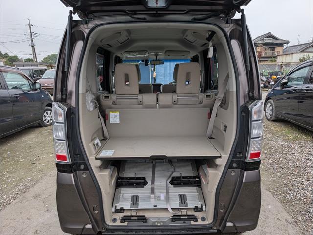 Ｎ－ＢＯＸ＋ Ｇ・Ｌパッケージ　ルームクリーニング済　修復歴無し　車椅子　福祉車両　車椅子アルミスロープ　スローパー　電動ウインチ　バックカメラ　テレビ　ナビ　パワースライドドア（6枚目）