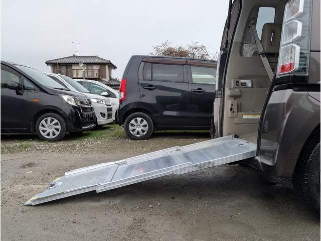 Ｎ－ＢＯＸ＋ Ｇ・Ｌパッケージ　ルームクリーニング済　修復歴無し　車椅子　福祉車両　車椅子アルミスロープ　スローパー　電動ウインチ　バックカメラ　テレビ　ナビ　パワースライドドア（7枚目）