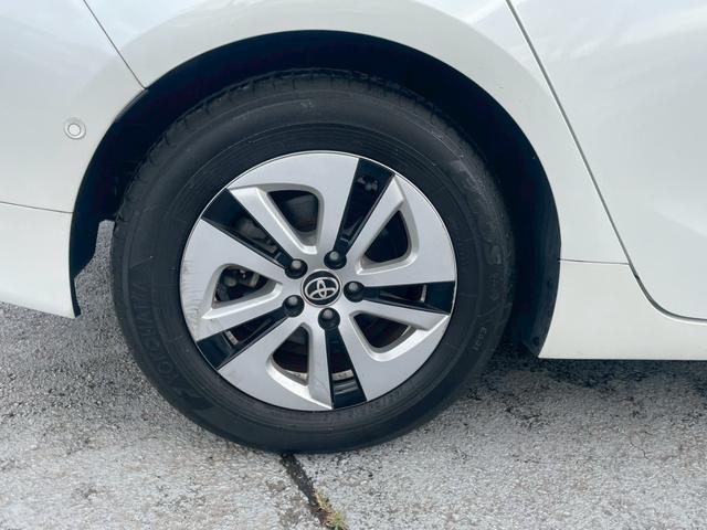プリウス Ａ　修復歴なし　純正ナビ　フルセグ　Ｂｌｕｅｔｏｏｔｈ　衝突軽減ブレーキ　バックカメラ　アダプティブクルーズ　レーンアシスト　障害物センサー　レザーシート　プッシュスタート　ＥＴＣ　ＬＥＤヘッドライト（12枚目）