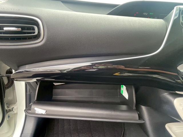 プリウス Ａ　修復歴なし　純正ナビ　フルセグ　Ｂｌｕｅｔｏｏｔｈ　衝突軽減ブレーキ　バックカメラ　アダプティブクルーズ　レーンアシスト　障害物センサー　レザーシート　プッシュスタート　ＥＴＣ　ＬＥＤヘッドライト（64枚目）