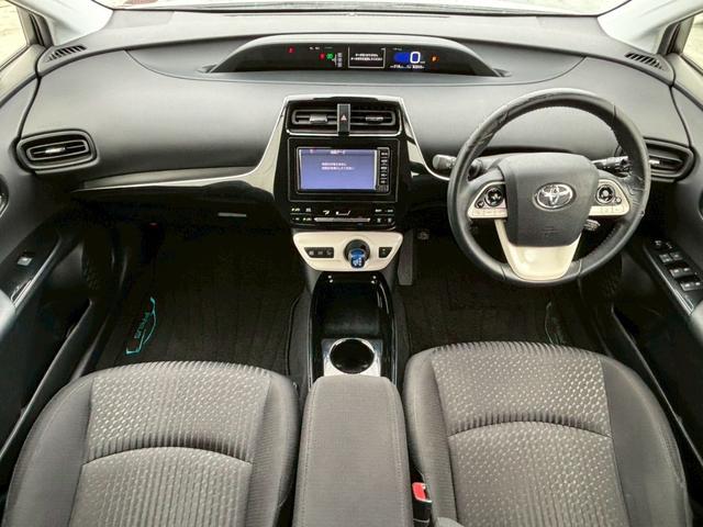 TOYOTA PRIUS S SAFETY PLUS