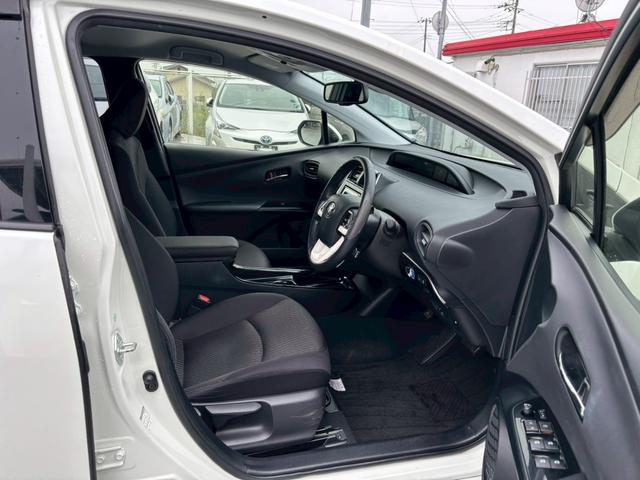 TOYOTA PRIUS S SAFETY PLUS