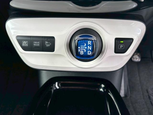 TOYOTA PRIUS S SAFETY PLUS