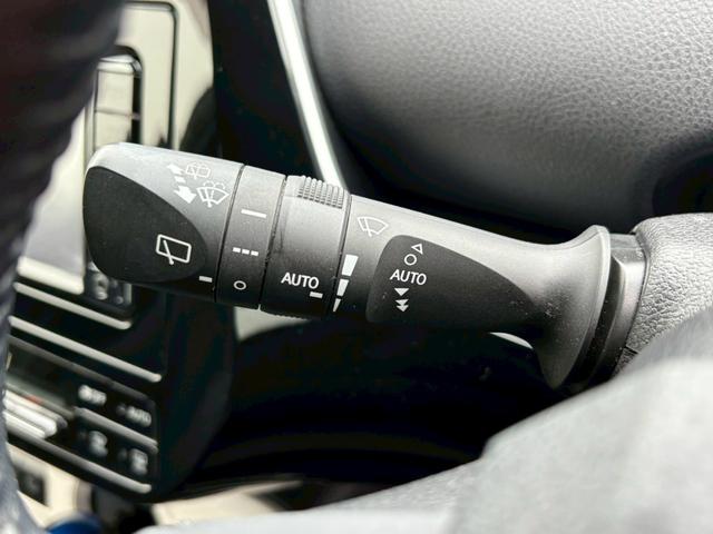 TOYOTA PRIUS S SAFETY PLUS