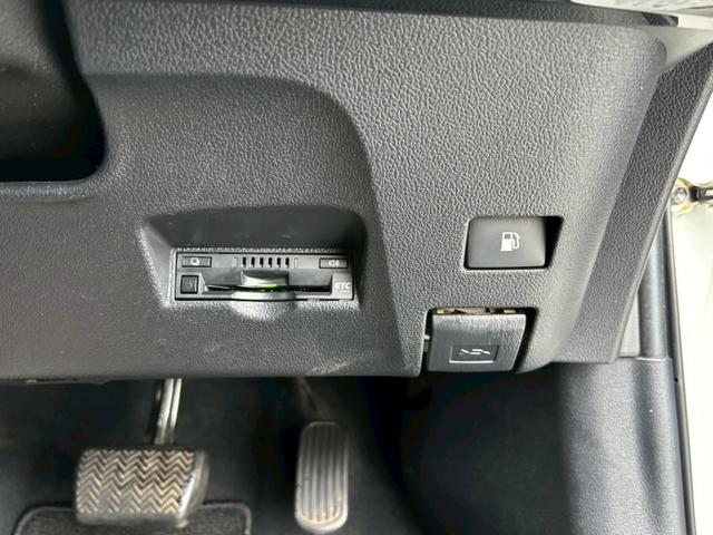 TOYOTA PRIUS S SAFETY PLUS