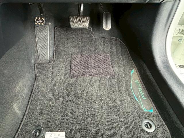 TOYOTA PRIUS S SAFETY PLUS