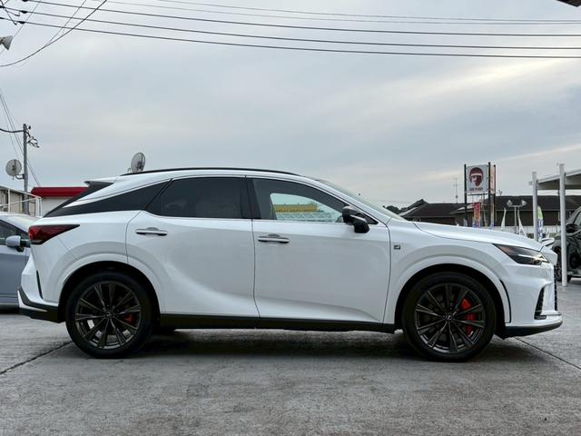 ＲＸ ＲＸ３５０　Ｆスポーツ　４ＷＤ　ターボ　パノラマルーフ　純正ナビ　Ｂｌｕｅｔｏｏｔｈ　ＥＴＣ２．０　レッドレザーシート　衝突軽減ブレーキ　障害物センサー　全周囲カメラ　アダプティブクルーズ　パワーバックドア　純正２１ＡＷ（7枚目）