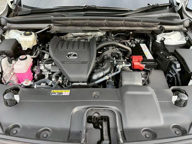 ＲＸ ＲＸ３５０　Ｆスポーツ　４ＷＤ　ターボ　パノラマルーフ　純正ナビ　Ｂｌｕｅｔｏｏｔｈ　ＥＴＣ２．０　レッドレザーシート　衝突軽減ブレーキ　障害物センサー　全周囲カメラ　アダプティブクルーズ　パワーバックドア　純正２１ＡＷ（12枚目）