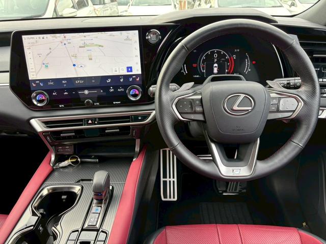 ＲＸ ＲＸ３５０　Ｆスポーツ　４ＷＤ　ターボ　パノラマルーフ　純正ナビ　Ｂｌｕｅｔｏｏｔｈ　ＥＴＣ２．０　レッドレザーシート　衝突軽減ブレーキ　障害物センサー　全周囲カメラ　アダプティブクルーズ　パワーバックドア　純正２１ＡＷ（15枚目）