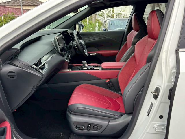ＲＸ ＲＸ３５０　Ｆスポーツ　４ＷＤ　ターボ　パノラマルーフ　純正ナビ　Ｂｌｕｅｔｏｏｔｈ　ＥＴＣ２．０　レッドレザーシート　衝突軽減ブレーキ　障害物センサー　全周囲カメラ　アダプティブクルーズ　パワーバックドア　純正２１ＡＷ（17枚目）