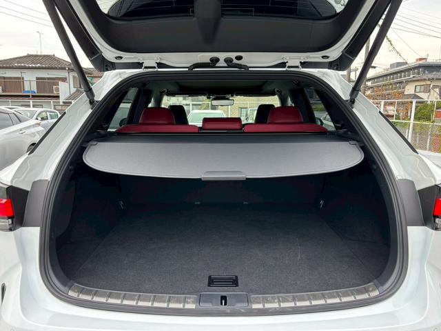 ＲＸ ＲＸ３５０　Ｆスポーツ　４ＷＤ　ターボ　パノラマルーフ　純正ナビ　Ｂｌｕｅｔｏｏｔｈ　ＥＴＣ２．０　レッドレザーシート　衝突軽減ブレーキ　障害物センサー　全周囲カメラ　アダプティブクルーズ　パワーバックドア　純正２１ＡＷ（20枚目）