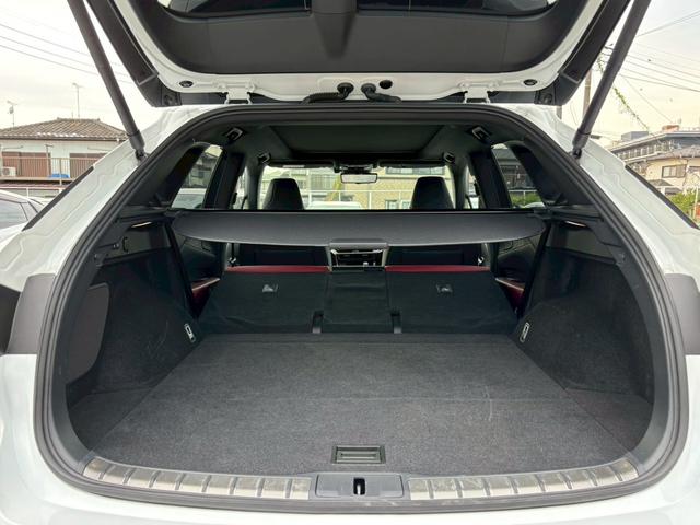 ＲＸ ＲＸ３５０　Ｆスポーツ　４ＷＤ　ターボ　パノラマルーフ　純正ナビ　Ｂｌｕｅｔｏｏｔｈ　ＥＴＣ２．０　レッドレザーシート　衝突軽減ブレーキ　障害物センサー　全周囲カメラ　アダプティブクルーズ　パワーバックドア　純正２１ＡＷ（21枚目）