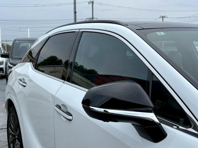 ＲＸ ＲＸ３５０　Ｆスポーツ　４ＷＤ　ターボ　パノラマルーフ　純正ナビ　Ｂｌｕｅｔｏｏｔｈ　ＥＴＣ２．０　レッドレザーシート　衝突軽減ブレーキ　障害物センサー　全周囲カメラ　アダプティブクルーズ　パワーバックドア　純正２１ＡＷ（42枚目）