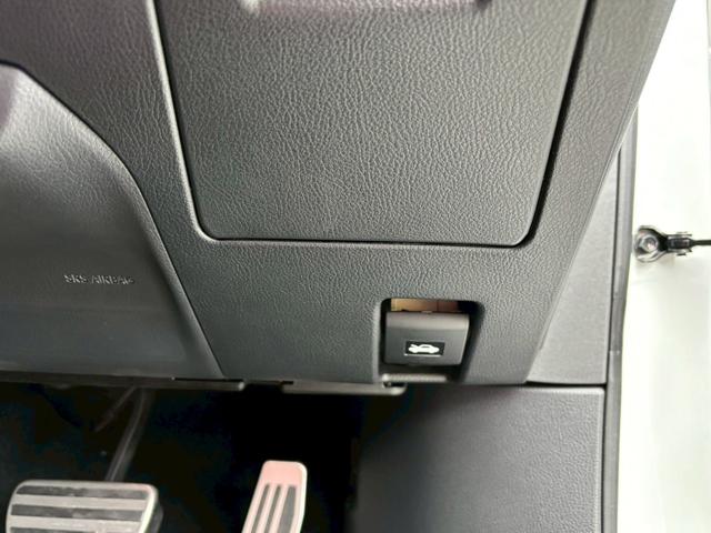 ＲＸ ＲＸ３５０　Ｆスポーツ　４ＷＤ　ターボ　パノラマルーフ　純正ナビ　Ｂｌｕｅｔｏｏｔｈ　ＥＴＣ２．０　レッドレザーシート　衝突軽減ブレーキ　障害物センサー　全周囲カメラ　アダプティブクルーズ　パワーバックドア　純正２１ＡＷ（61枚目）