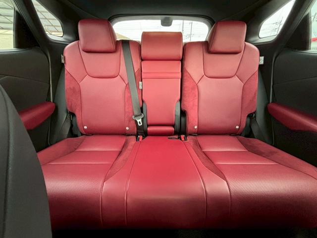 ＲＸ ＲＸ３５０　Ｆスポーツ　４ＷＤ　ターボ　パノラマルーフ　純正ナビ　Ｂｌｕｅｔｏｏｔｈ　ＥＴＣ２．０　レッドレザーシート　衝突軽減ブレーキ　障害物センサー　全周囲カメラ　アダプティブクルーズ　パワーバックドア　純正２１ＡＷ（62枚目）