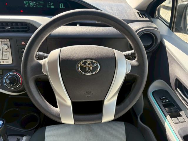 アクア S 修復歴なし 純正CDオーディオ アイドリングストップ スマートキー プッシュスタート 電動格納ミラー シートヒーター オートエアコン ドアバイザー プライバシーガラス 整備保証付(27枚目)