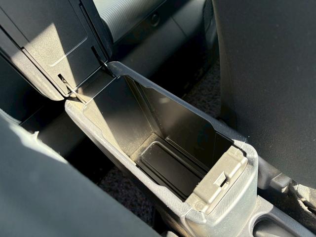 アクア S 修復歴なし 純正CDオーディオ アイドリングストップ スマートキー プッシュスタート 電動格納ミラー シートヒーター オートエアコン ドアバイザー プライバシーガラス 整備保証付(58枚目)