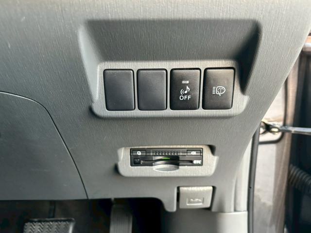 プリウスアルファ Ｓツーリングセレクション　修復歴なし　純正ナビ　フルセグ　Ｂｌｕｅｔｏｏｔｈ　バックカメラ　ＬＥＤヘッドライト　ＥＴＣ　スマートキー　プッシュスタート　オートエアコン　ドアバイザー　プライバシーガラス　スペアキー　整備保証付（32枚目）