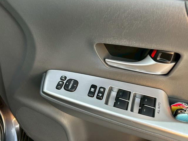 プリウスアルファ Ｓツーリングセレクション　修復歴なし　純正ナビ　フルセグ　Ｂｌｕｅｔｏｏｔｈ　バックカメラ　ＬＥＤヘッドライト　ＥＴＣ　スマートキー　プッシュスタート　オートエアコン　ドアバイザー　プライバシーガラス　スペアキー　整備保証付（33枚目）