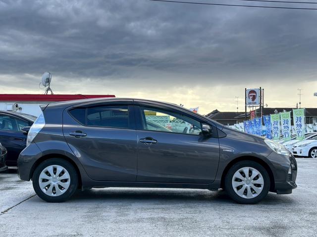 アクア Ｓ　修復歴なし　ワンオーナー　ナビ　フルセグ　Ｂｌｕｅｔｏｏｔｈ　バックカメラ　スマートキー　プッシュスタート　オートエアコン　ドアバイザー　プライバシーガラス　ウインカーミラー　アイドリングストップ（8枚目）