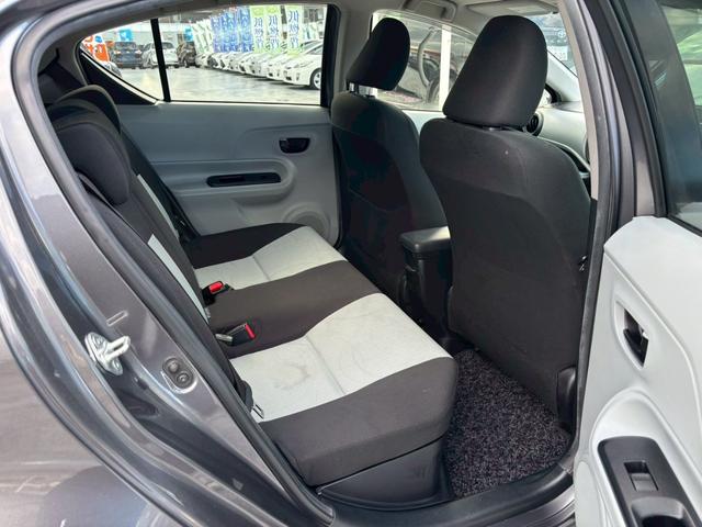 アクア Ｓ　修復歴なし　ワンオーナー　ナビ　フルセグ　Ｂｌｕｅｔｏｏｔｈ　バックカメラ　スマートキー　プッシュスタート　オートエアコン　ドアバイザー　プライバシーガラス　ウインカーミラー　アイドリングストップ（20枚目）