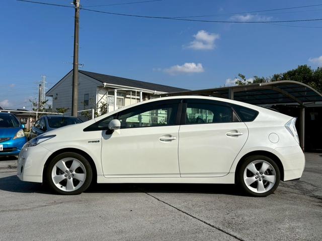 プリウス Ｓツーリングセレクション　修復歴なし　純正ナビ　バックカメラ　ＥＴＣ　ＬＥＤヘッドライト　オートエアコン　スマートキー　プッシュスタート　ウインカーミラー　１７インチアルミ　整備保証付（9枚目）