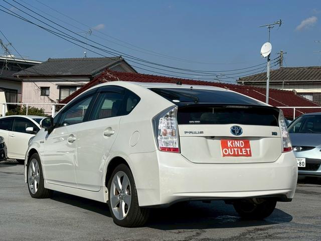 プリウス Ｓツーリングセレクション　修復歴なし　純正ナビ　バックカメラ　ＥＴＣ　ＬＥＤヘッドライト　オートエアコン　スマートキー　プッシュスタート　ウインカーミラー　１７インチアルミ　整備保証付（11枚目）