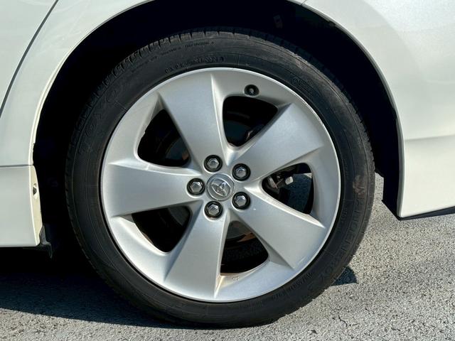 プリウス Ｓツーリングセレクション　修復歴なし　純正ナビ　バックカメラ　ＥＴＣ　ＬＥＤヘッドライト　オートエアコン　スマートキー　プッシュスタート　ウインカーミラー　１７インチアルミ　整備保証付（12枚目）