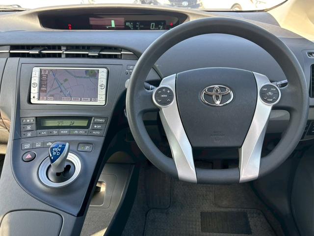 プリウス Ｓツーリングセレクション　修復歴なし　純正ナビ　バックカメラ　ＥＴＣ　ＬＥＤヘッドライト　オートエアコン　スマートキー　プッシュスタート　ウインカーミラー　１７インチアルミ　整備保証付（16枚目）