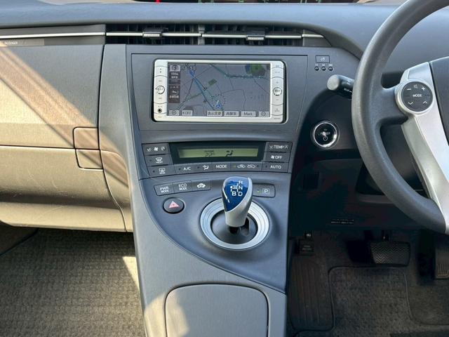 プリウス Ｓツーリングセレクション　修復歴なし　純正ナビ　バックカメラ　ＥＴＣ　ＬＥＤヘッドライト　オートエアコン　スマートキー　プッシュスタート　ウインカーミラー　１７インチアルミ　整備保証付（23枚目）